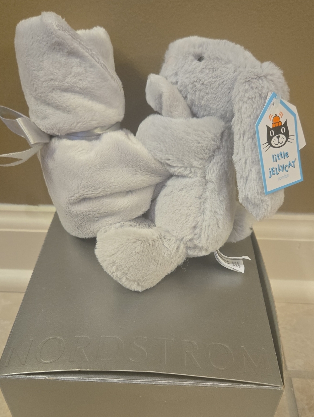 Jellycat Little Plush Bunny and Matching Comfort Bib in Light Gray NWT